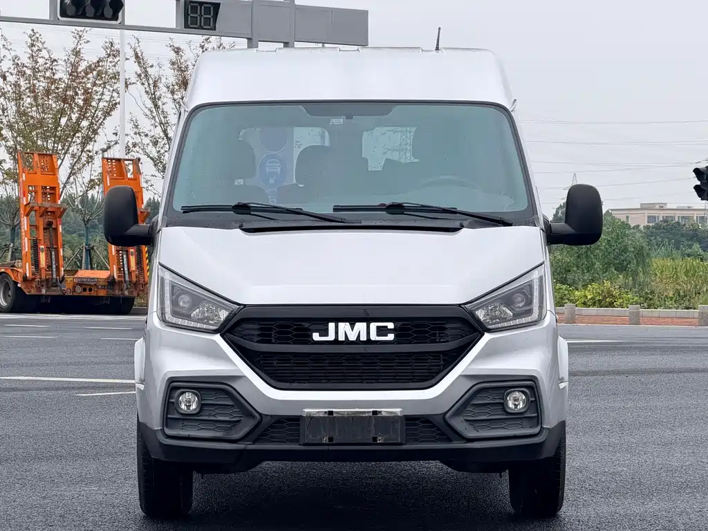 JMC Tesla — миниатюра 2
