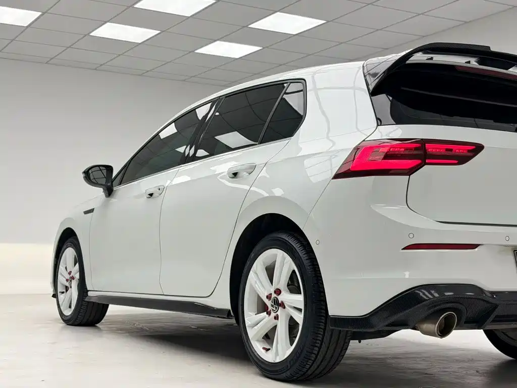Volkswagen Golf — миниатюра 10