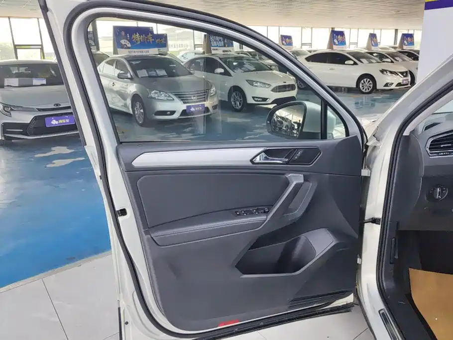 Volkswagen Tiguan L — миниатюра 7