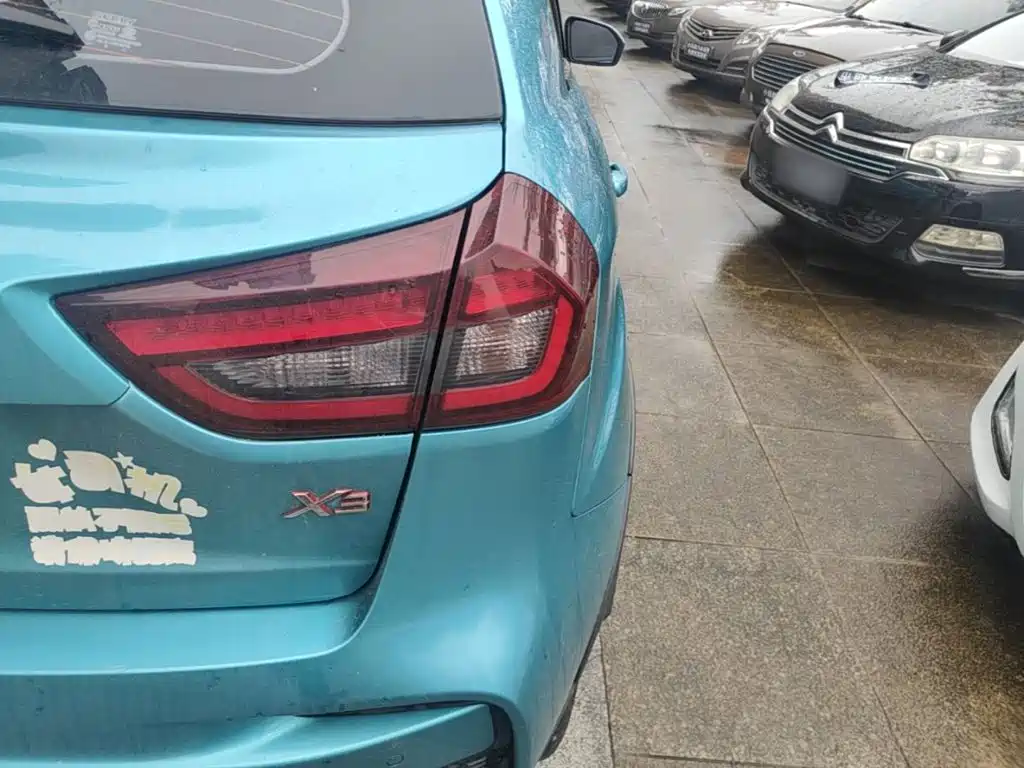 Geely Vision X3 — миниатюра 8