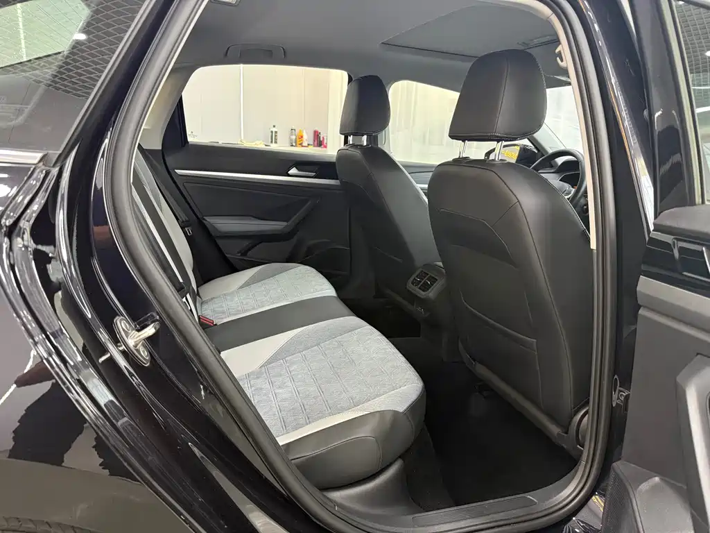 Volkswagen Lavida — миниатюра 7
