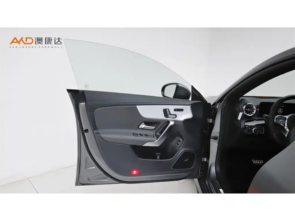 Mercedes-Benz CLA AMG — миниатюра 10