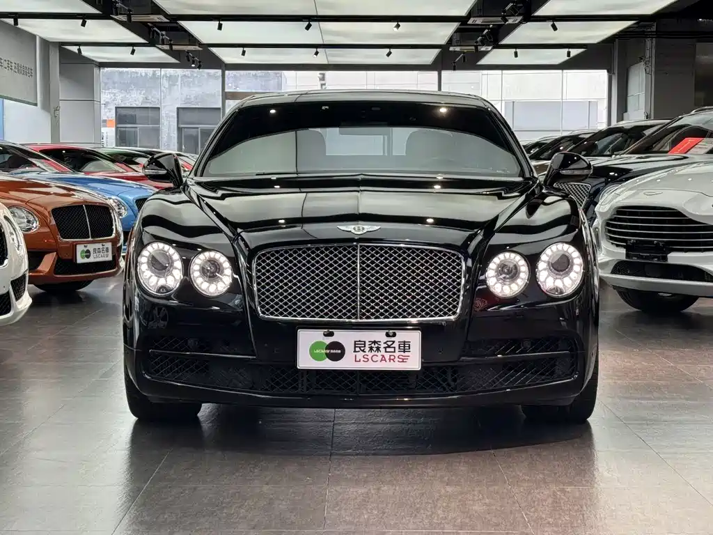 Bentley Flying Spur 4.0T V8 Standard Edition, фото 2