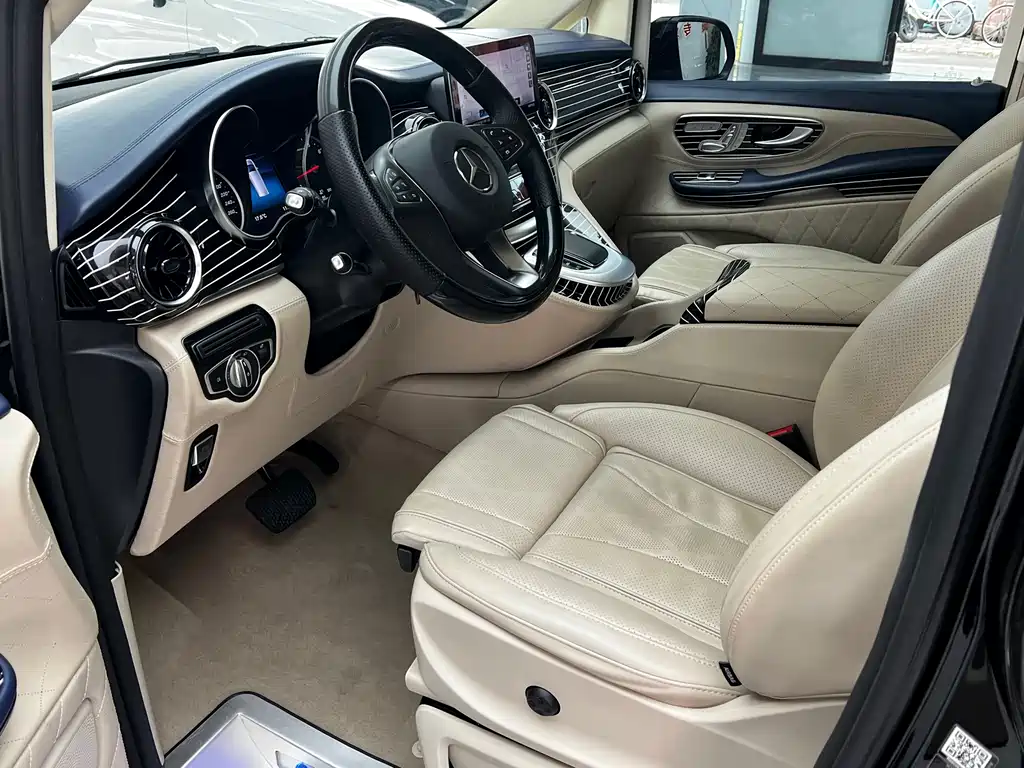Mercedes-Benz V-Class — миниатюра 13