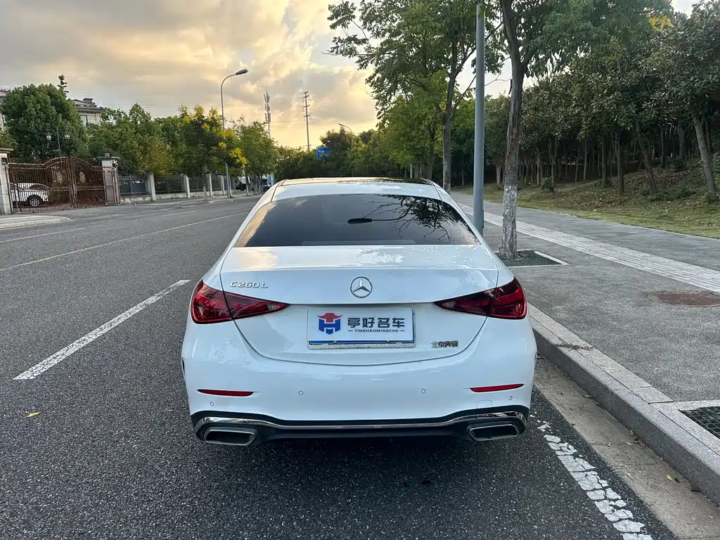Mercedes-Benz C-Class — миниатюра 6