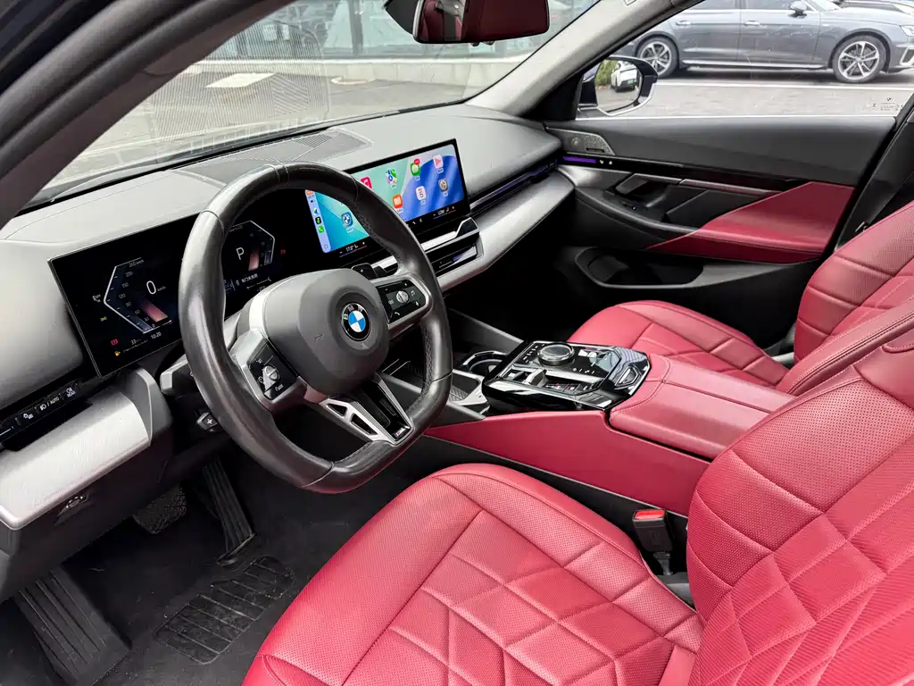 BMW 5 Series — миниатюра 9