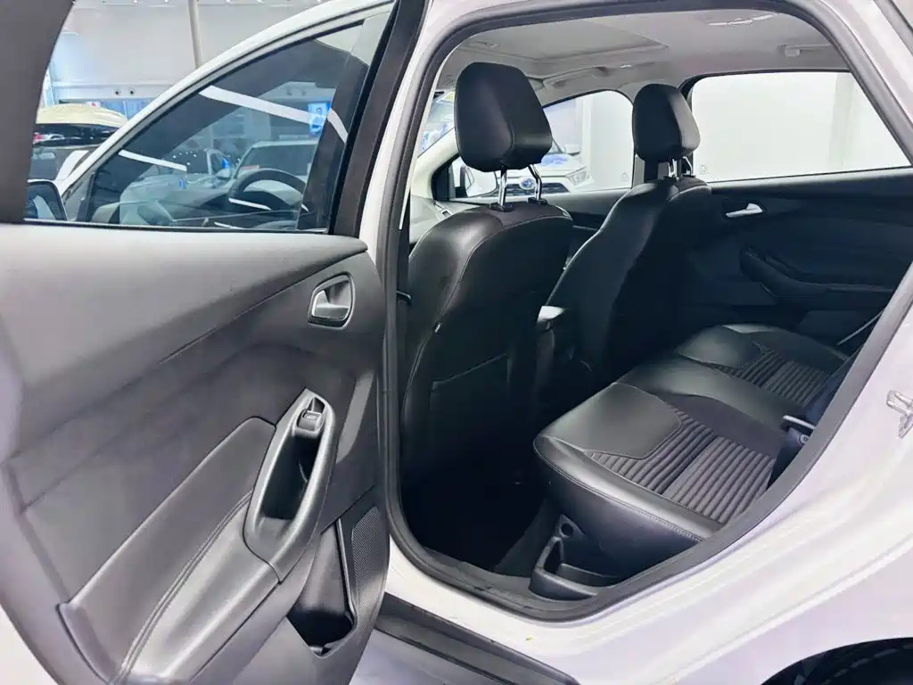 Ford Focus Sedan Classic EcoBoost 180 Auto Elite Type, фото 23