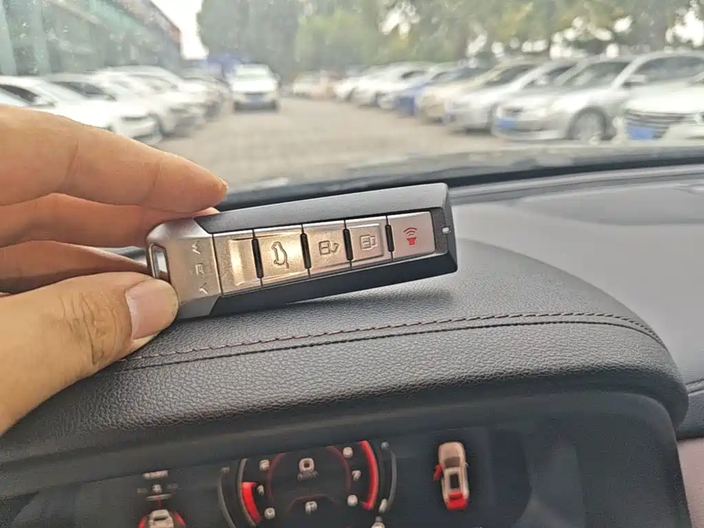 Wey Wey VV5 — миниатюра 9