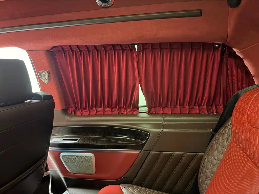 Mercedes-Benz V-Class — миниатюра 12