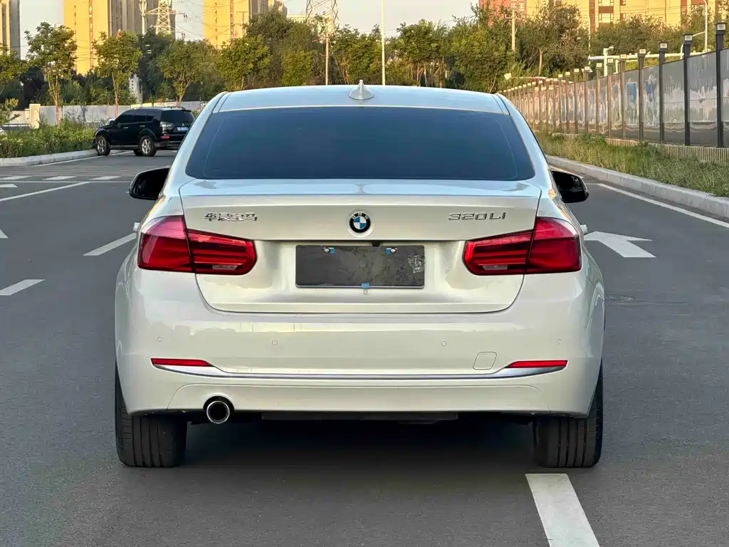 BMW 3 Series — миниатюра 14