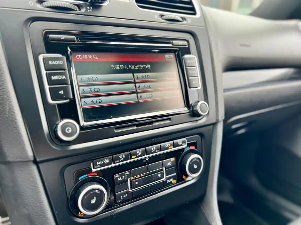 Volkswagen Golf GTI — миниатюра 10