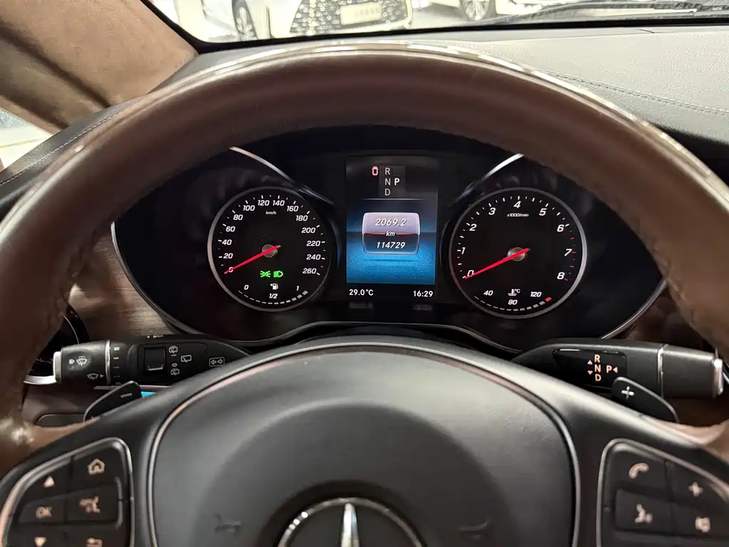 Mercedes-Benz V-Class — миниатюра 17