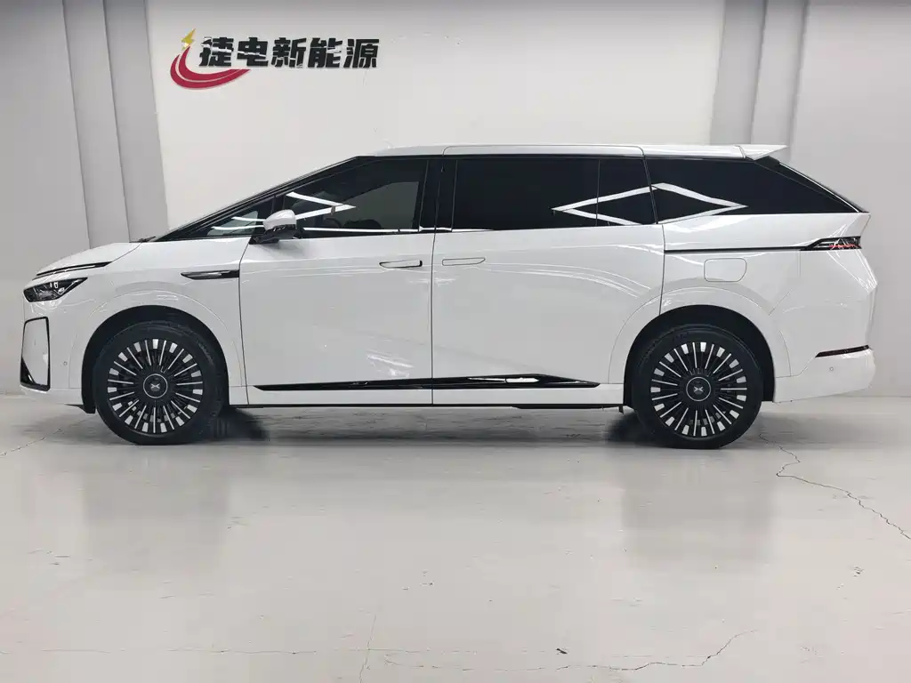 XPeng X9 — миниатюра 14