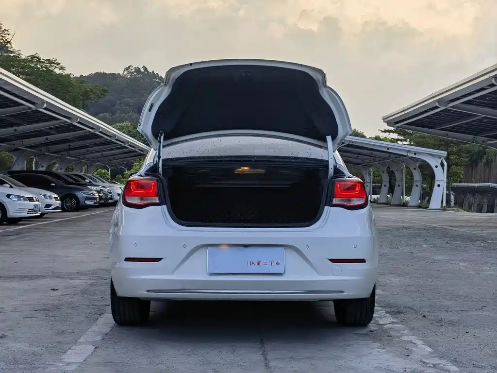 Chevrolet Malibu — миниатюра 12