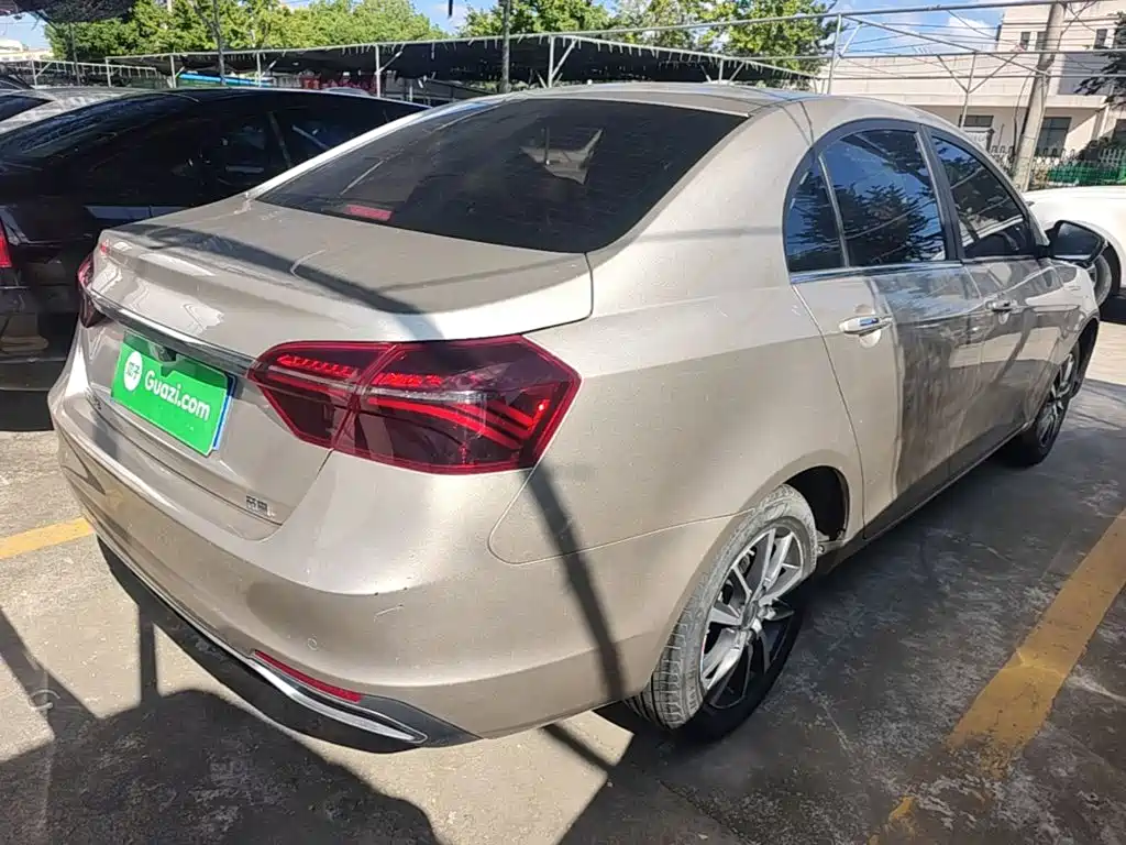 Geely Emgrand — миниатюра 7