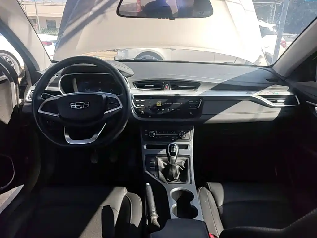 Geely Emgrand — миниатюра 10