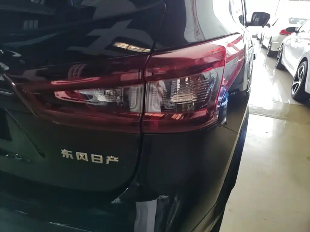 Nissan Qashqai — миниатюра 8