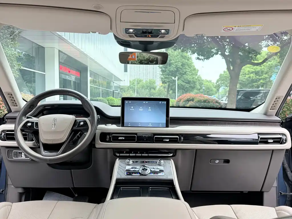 Lincoln Aviator (Import) — миниатюра 8