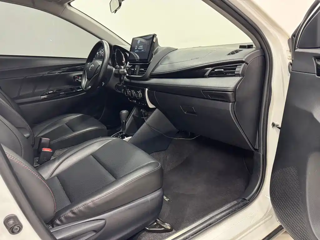 Toyota Yaris L — миниатюра 7