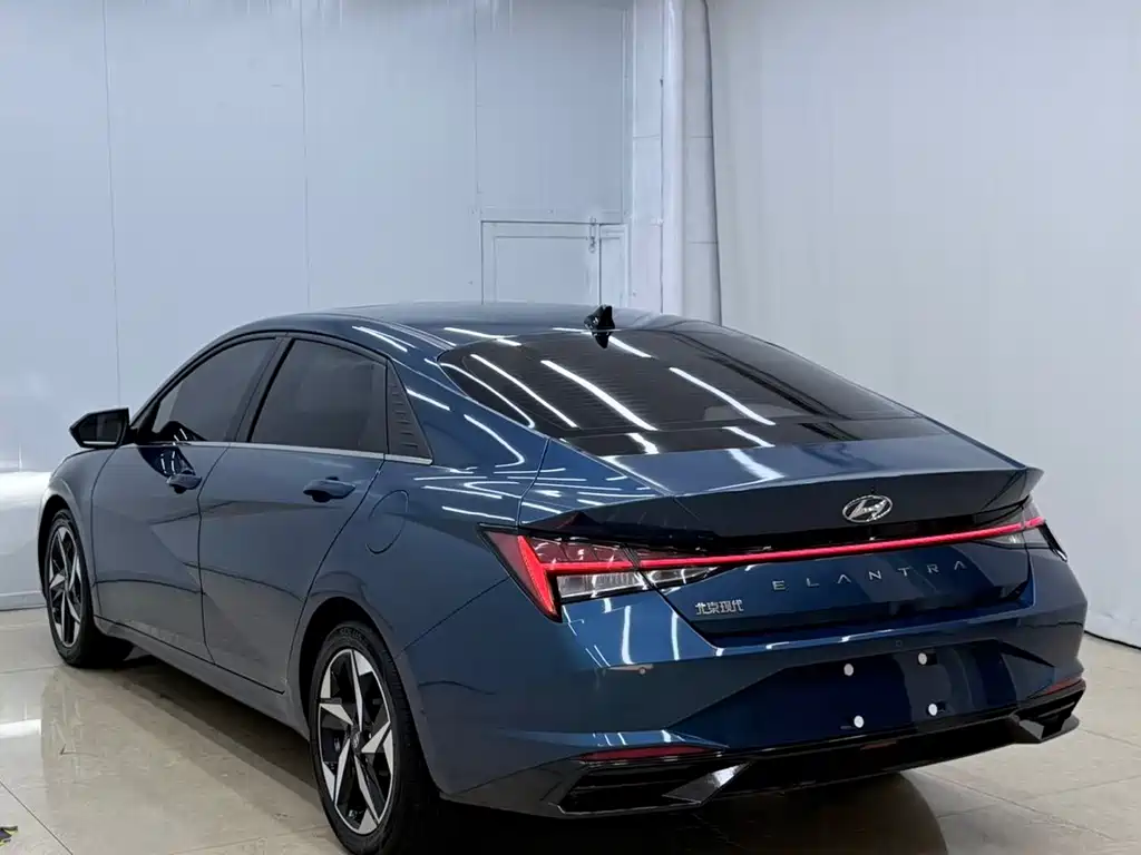 Hyundai Elantra — миниатюра 6