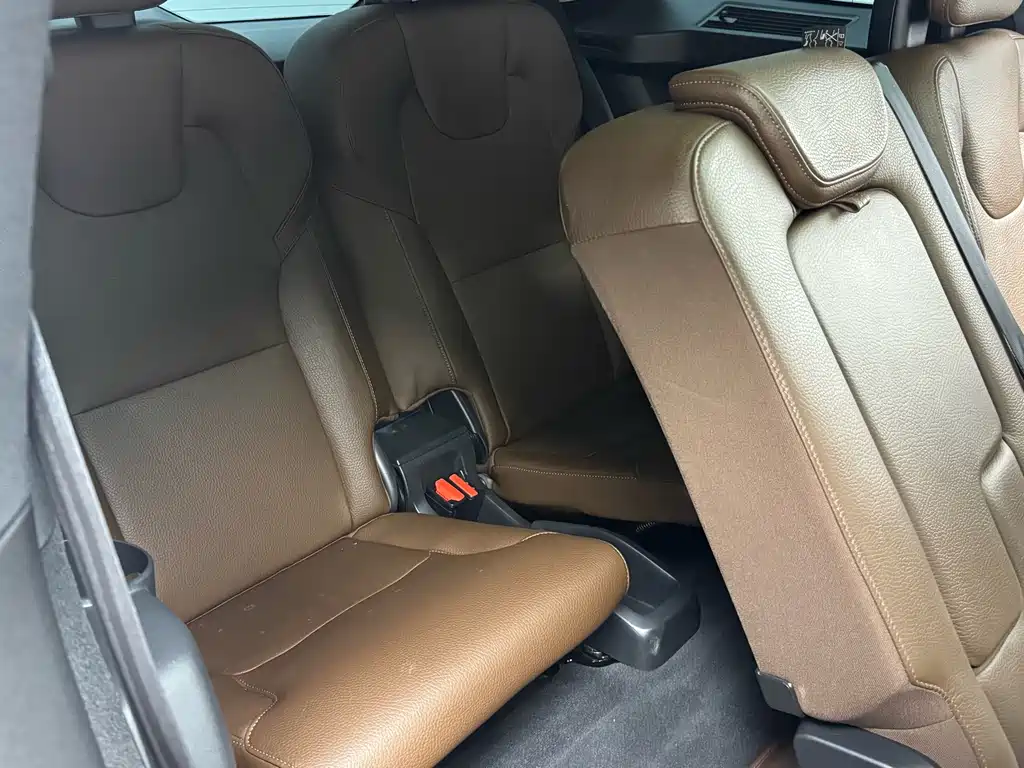 Volvo XC90 — миниатюра 8