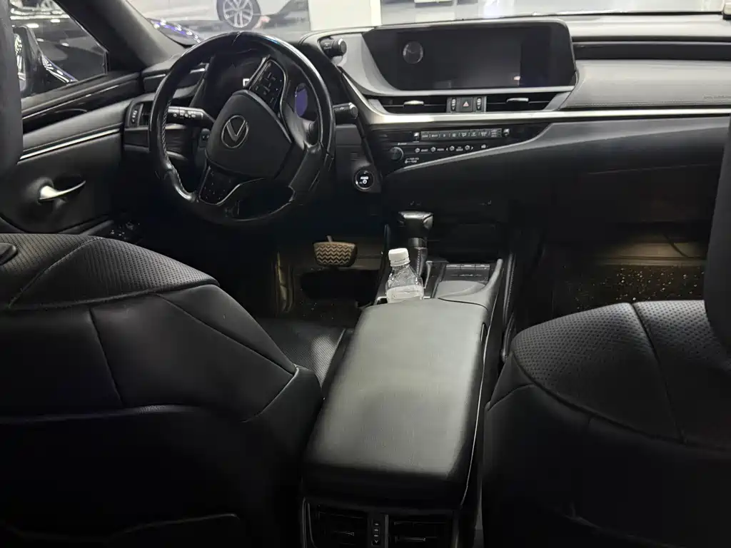Lexus ES — миниатюра 13