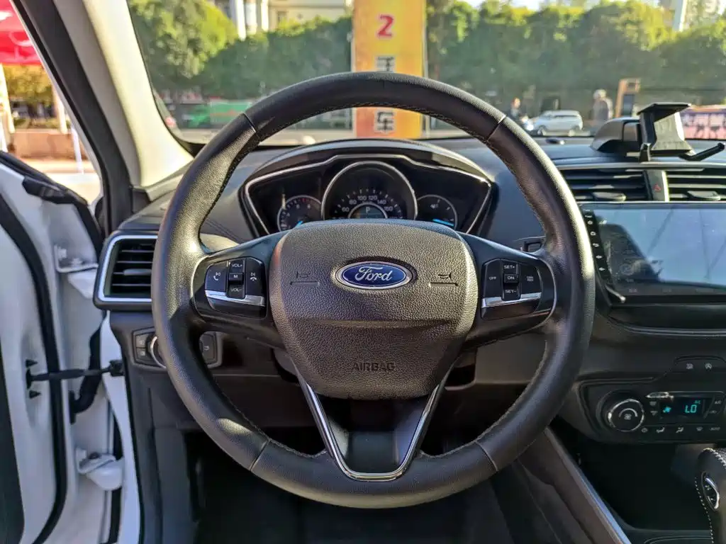Ford Escort — миниатюра 12