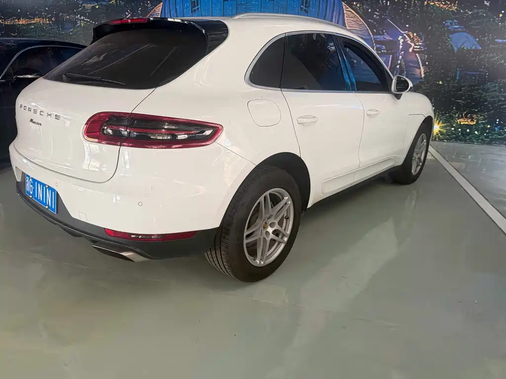 Porsche Macan — миниатюра 4