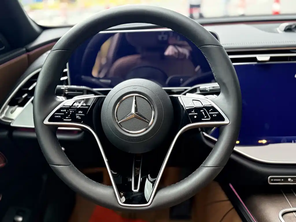 Mercedes-Benz E-Class — миниатюра 15