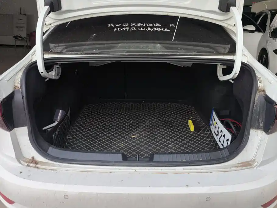 Volkswagen Sagitar — миниатюра 4