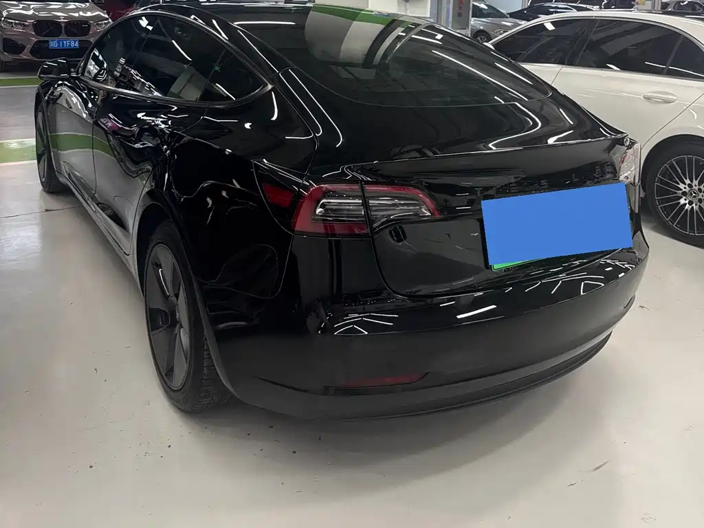 Tesla Model 3 — миниатюра 10