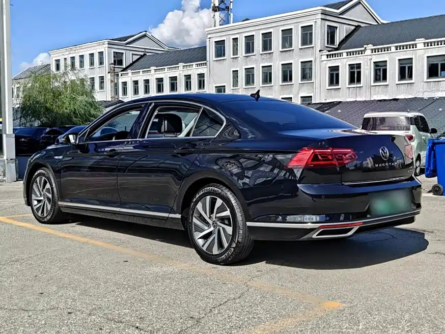 Volkswagen Magotan PHEV — миниатюра 5