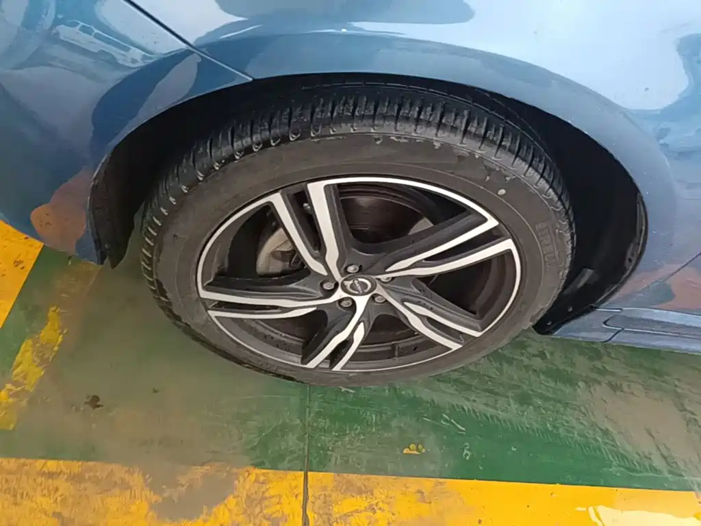 Volvo XC60 — миниатюра 23