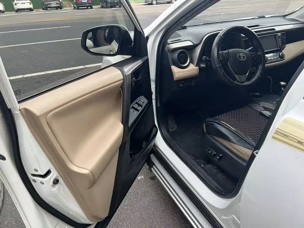 Toyota RAV4 — миниатюра 17