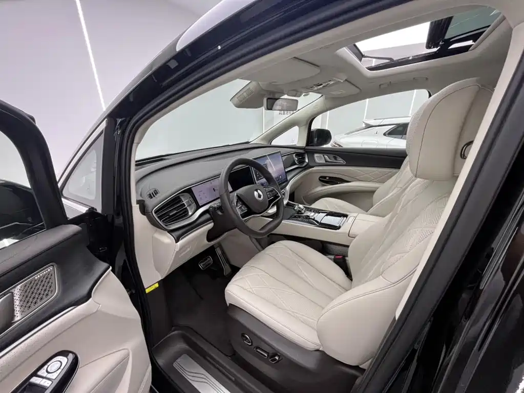 Denza D9 2025 DM-i Smart Drive 1020 Flagship