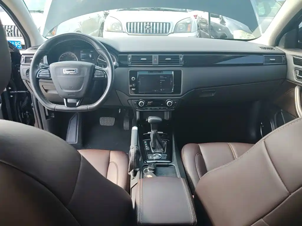 Qoros Qoros 3 — миниатюра 10