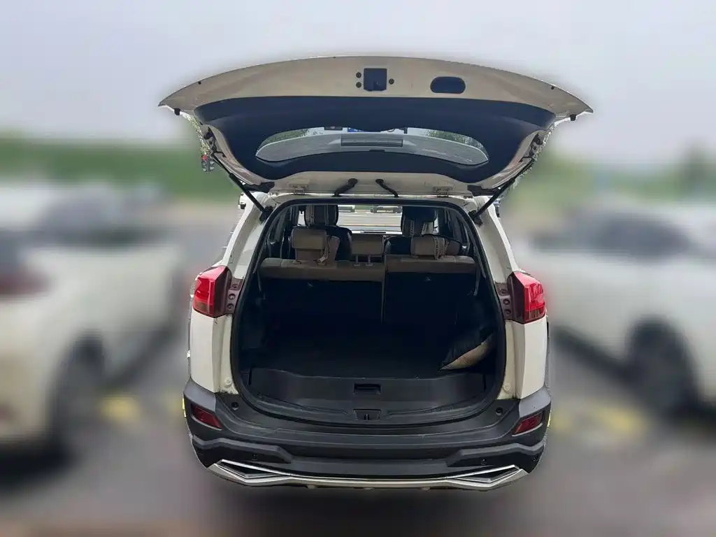 Toyota RAV4 — миниатюра 20