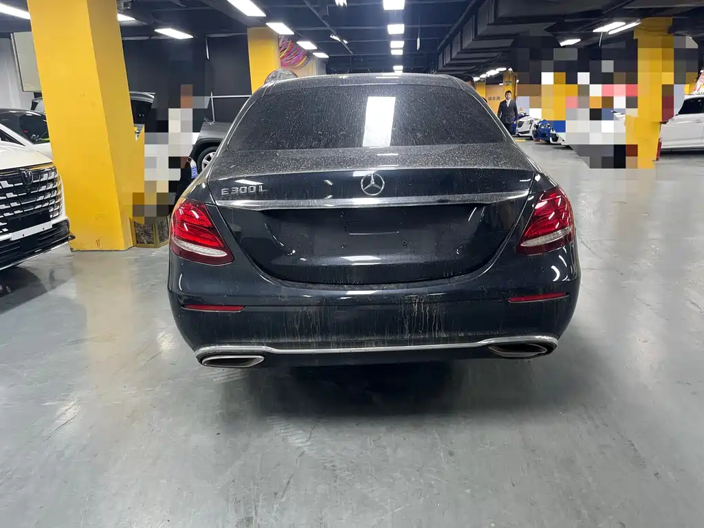 Mercedes-Benz E-Class — миниатюра 9