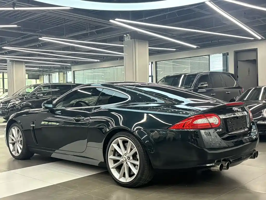 Jaguar XK — миниатюра 6