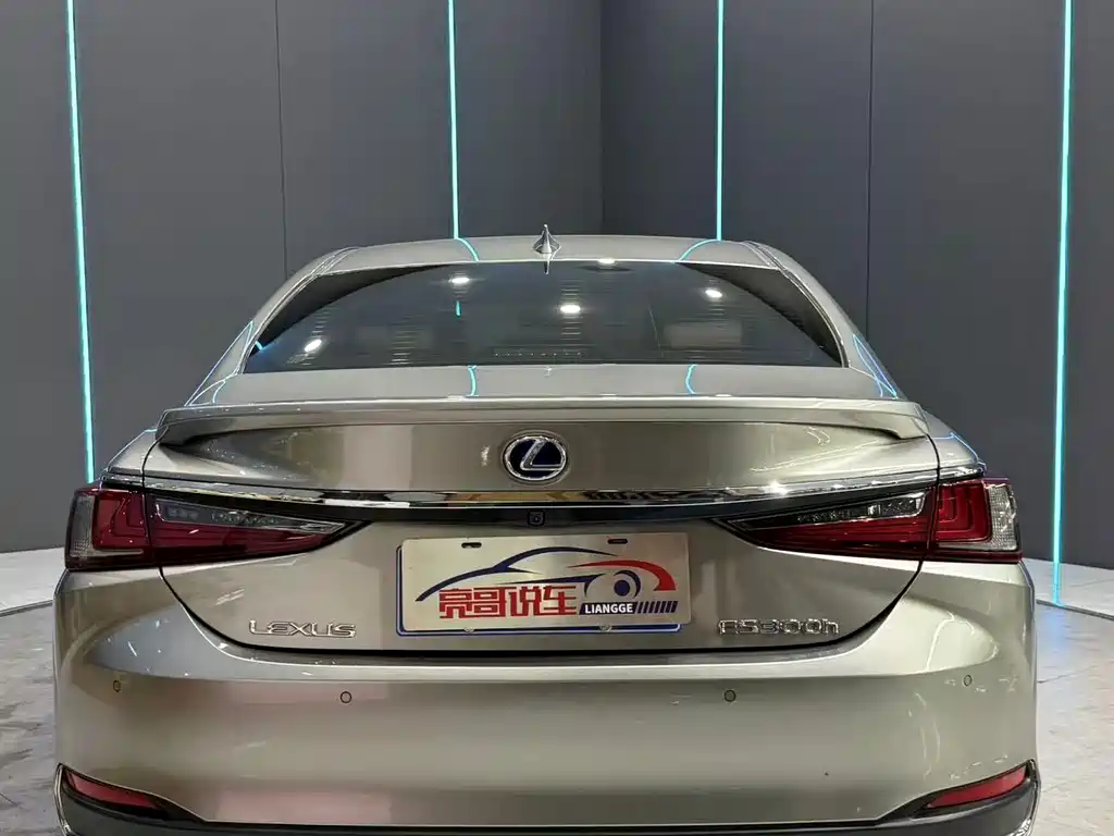 Lexus ES — миниатюра 7