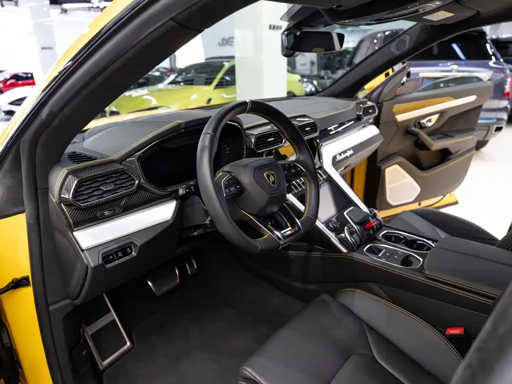 Lamborghini Urus — миниатюра 3