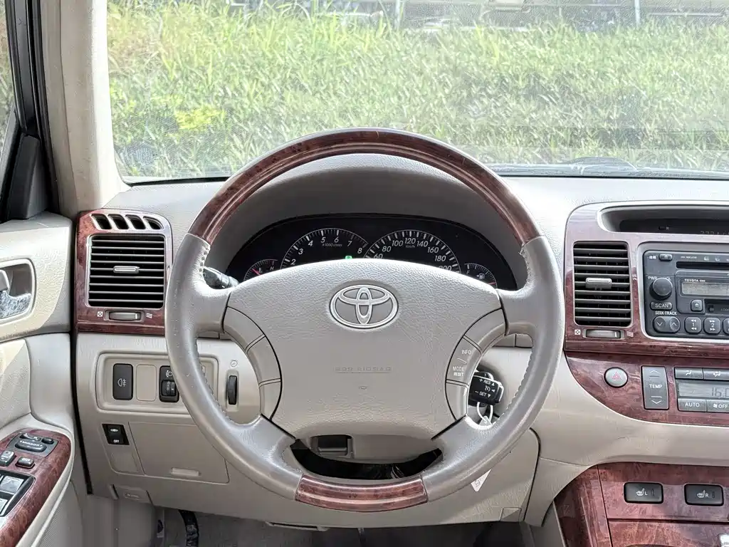 Toyota Camry — миниатюра 10