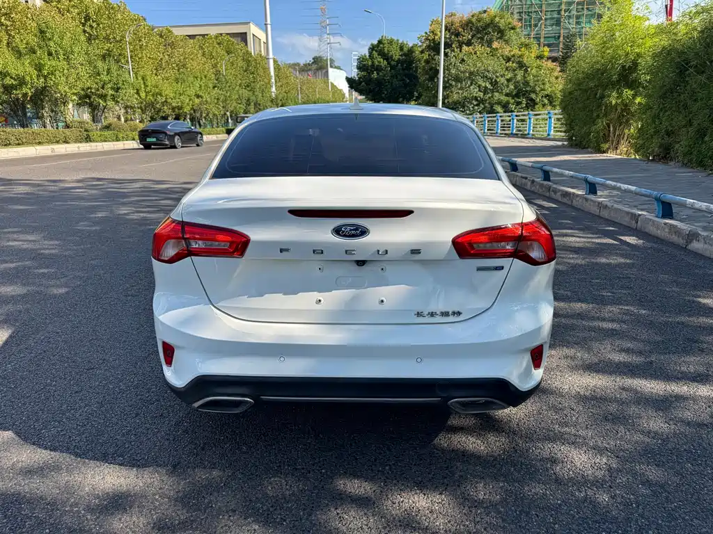 Ford Focus — миниатюра 8