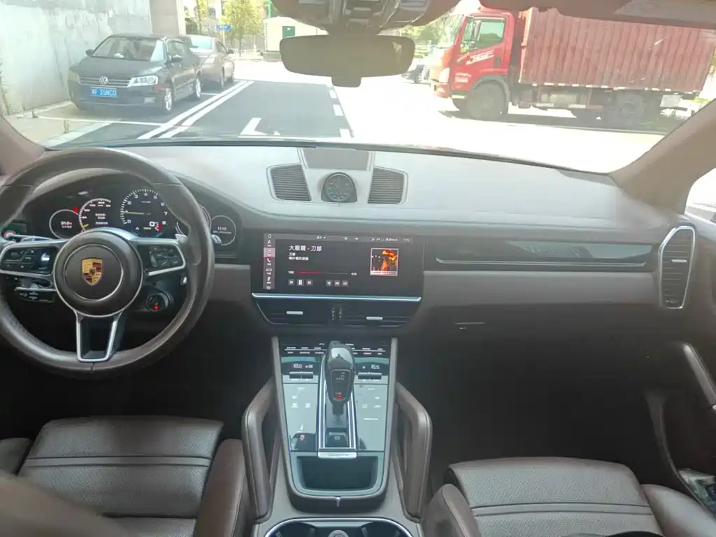 Porsche Cayenne Hybrid — миниатюра 4