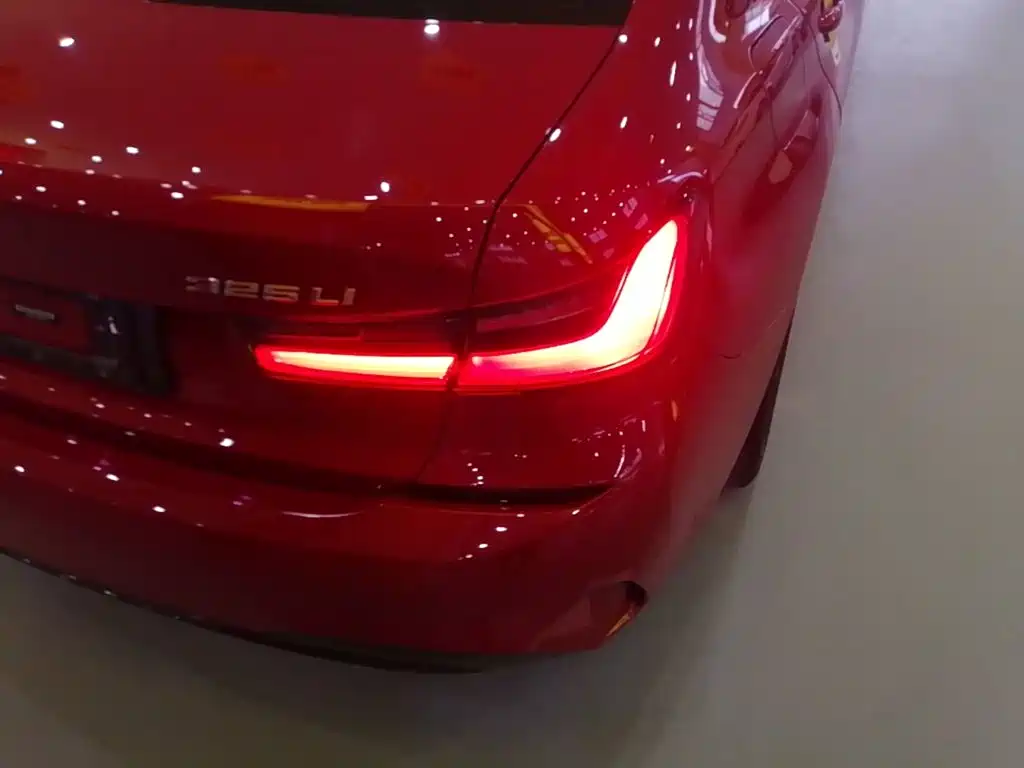 BMW 3 Series — миниатюра 8