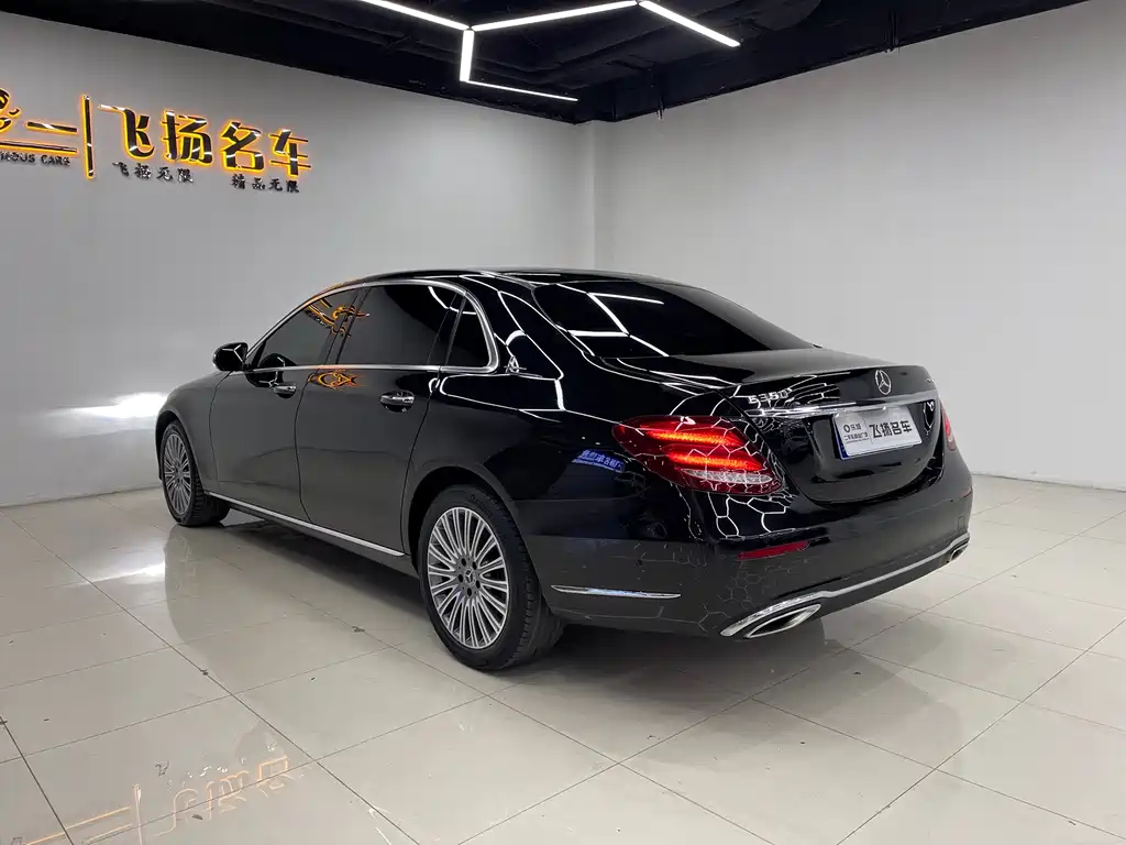 Mercedes-Benz E-Class — миниатюра 16