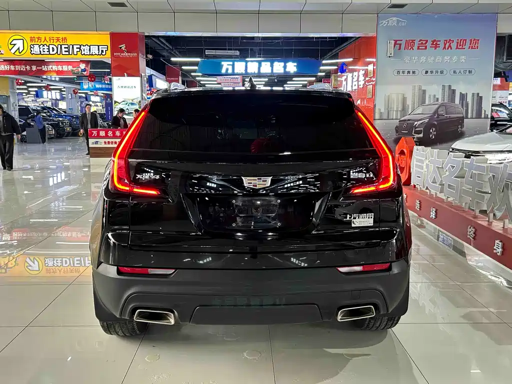CADILLAC XT4