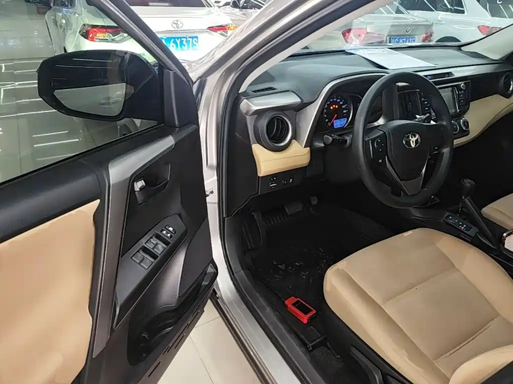 Toyota RAV4 — миниатюра 16
