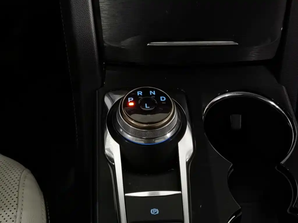 Ford Escape New Energy — миниатюра 13