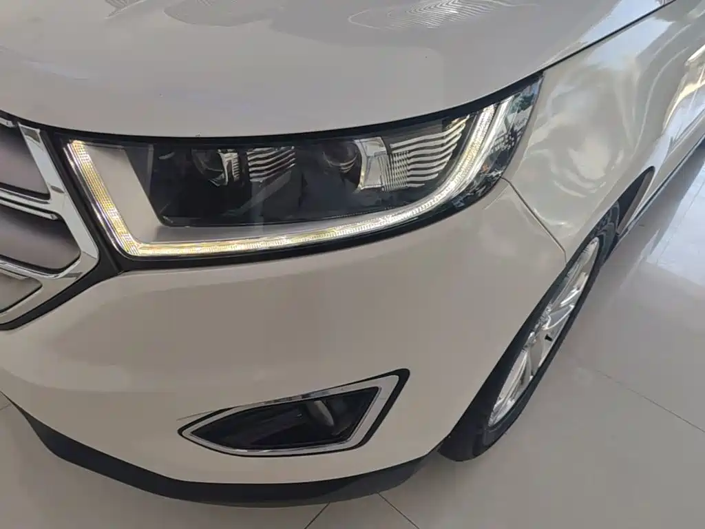 Ford Edge — миниатюра 24